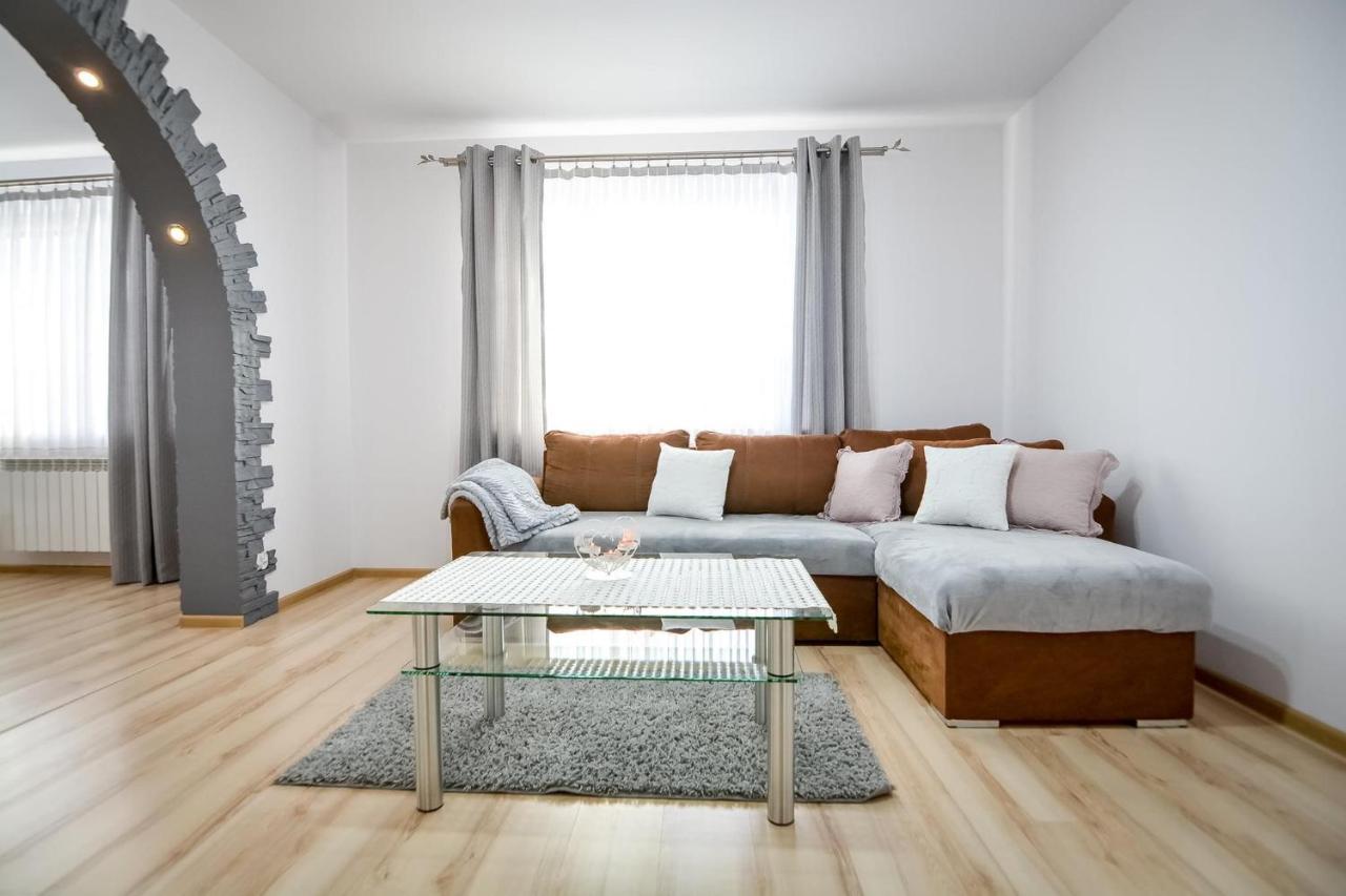 Apartamenty Przystanek Banska Banska Nizna Esterno foto